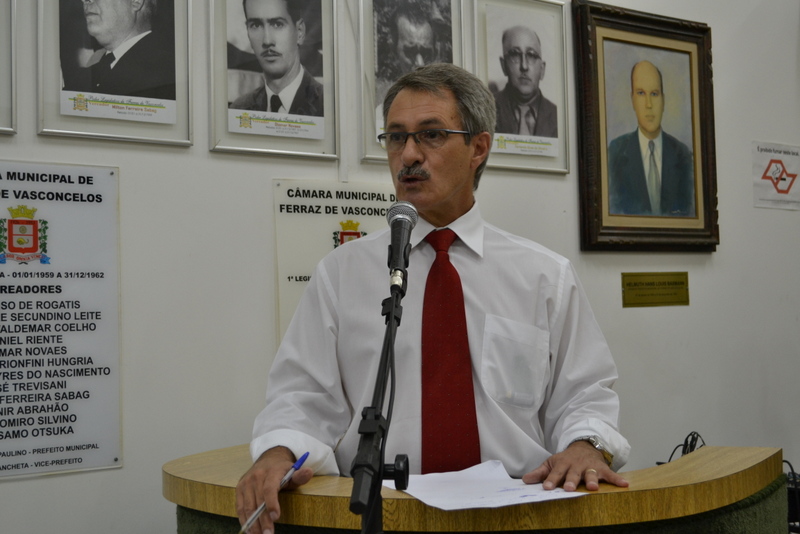 Leia mais sobre o artigo Vereador pede a pavimentação de rua no Jardim Santa Rosa