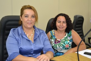 Vereadoras Ana do PV (esq) e Maria Simplício destacam o Dia Internacional da Mulher