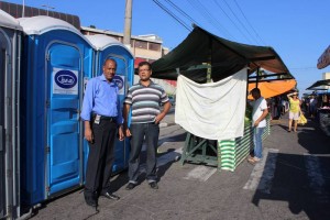 Read more about the article Por sugestão de Tonho, feiras livres oferecem banheiros químicos