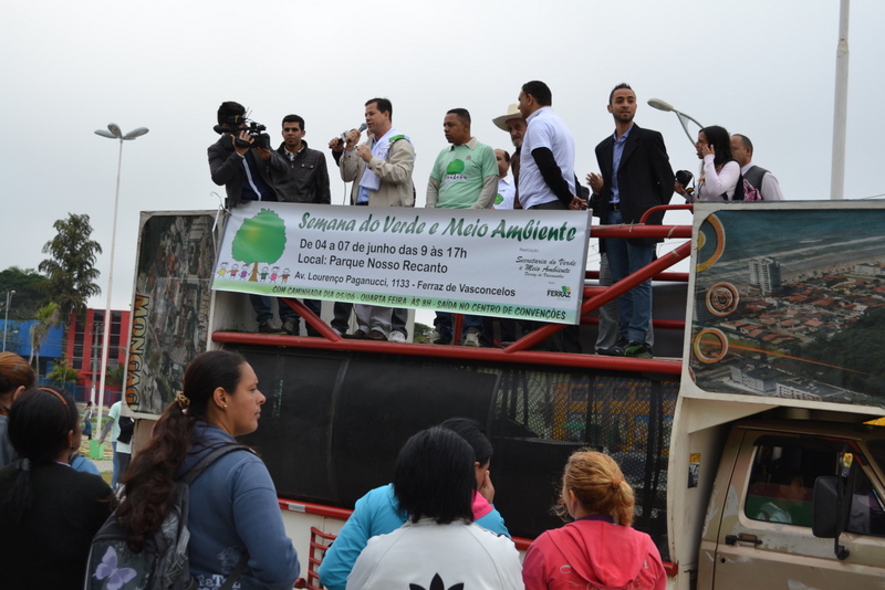 No momento você está vendo Filló anuncia a instalação de mil lixeiras ecológicas na região central da cidade