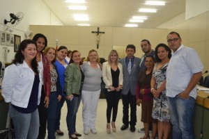 Read more about the article Luiz Tenório homenageia servidores da UBS Jardim Castelo