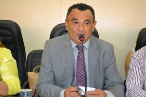 Vice-prefeito e secretário municipal de Habitação, Izidro Neto