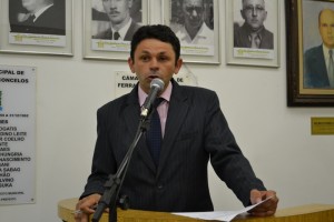 Vereador Luiz Tenório abre comissão para discutir transporte  público