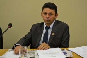 Vereador Luiz Tenório propõe comissão para debater transporte público