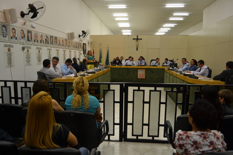 You are currently viewing Câmara Municipal aprova a concessão de bônus a professor