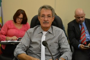 Vereador Ratinho propõe lombada no Jardim São João