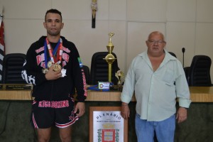Read more about the article Ferrazense ganha campeonato paulista de muay thai