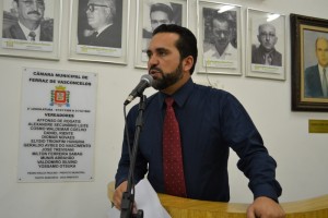 Vereador Claudio Ramos (PT) questiona elaboração do Plano Municipal de Educação