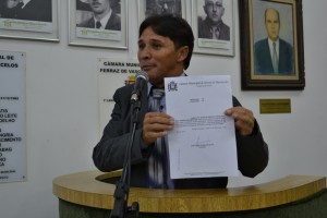 Vereador Fabinho (PSDB) exige fim de matagal em rua na Margarida