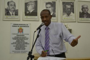 Vereador Tonho (PSD) pede conserto de semáforo na Vila Jamil