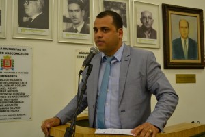 Vereador Quequê (PSDB) promete engajamento na luta de moradores no Jardim Ferrazense