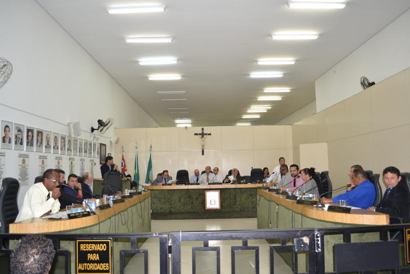 Leia mais sobre o artigo Com 13 emendas, Câmara aprova orçamento para 2016