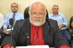 Vereador Valtinho do Ipanema (PROS) quer banco cumprindo lei municipal