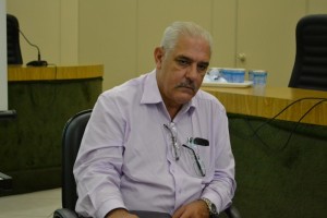 Consultor da Vivo, Antonio Marcos Santos durante reunião na Câmara de Ferraz