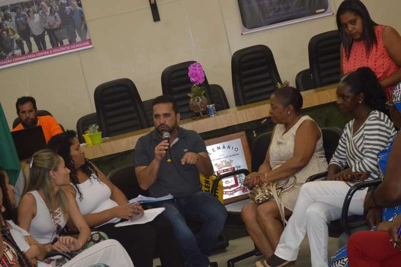 You are currently viewing Vereador participa do 3º fórum de mulheres negras de Ferraz