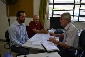 Read more about the article Ferraz fecha parceria para consertar Avenida no Kemel