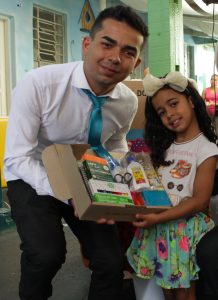 Read more about the article Após cobranças, começa a distribuição de material escolar