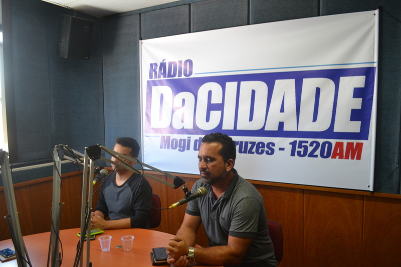 You are currently viewing Vereadores discutem o cotidiano da cidade em entrevista à rádio