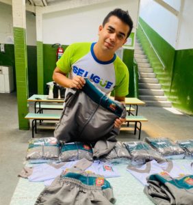 Read more about the article Após 4 anos de muita cobrança de Renatinho, Prefeitura conclui compra de uniforme escolar