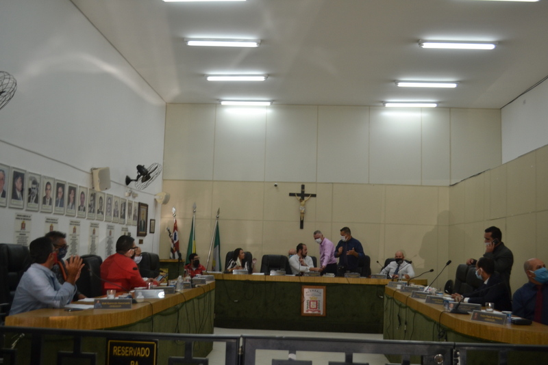 You are currently viewing Câmara aprova antecipação de feriados por decreto para aumentar isolamento social