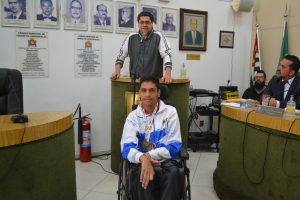 Read more about the article Aos 17 anos e medalha de prata, jovem ferrazense paralímpico ganha de aplauso