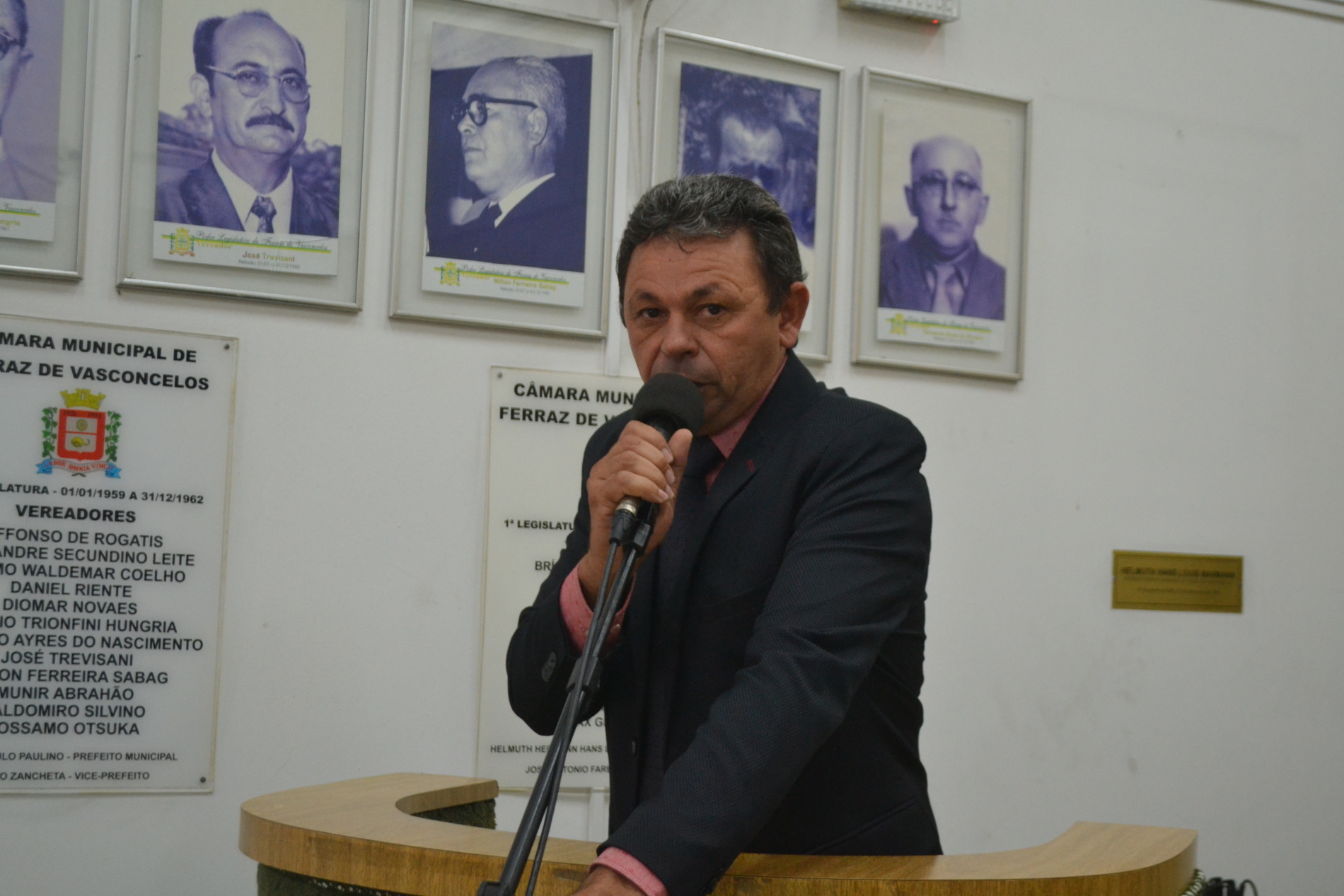 Leia mais sobre o artigo Luiz Tenorio pede operação tapa-buraco no Jardim Melilo