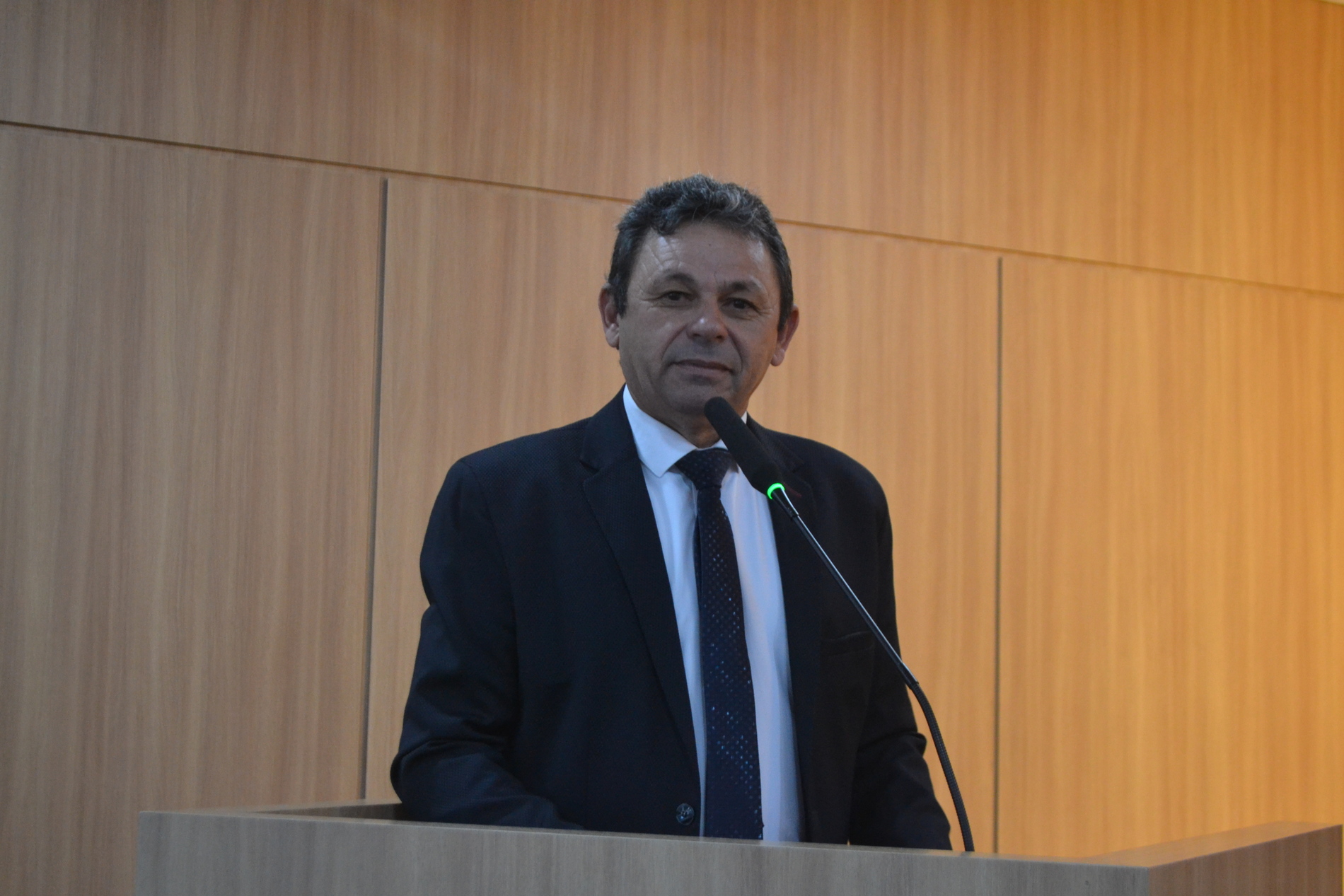 Leia mais sobre o artigo Luiz Tenorio requer vistoria na rede elétrica de rua na Vila Cristina