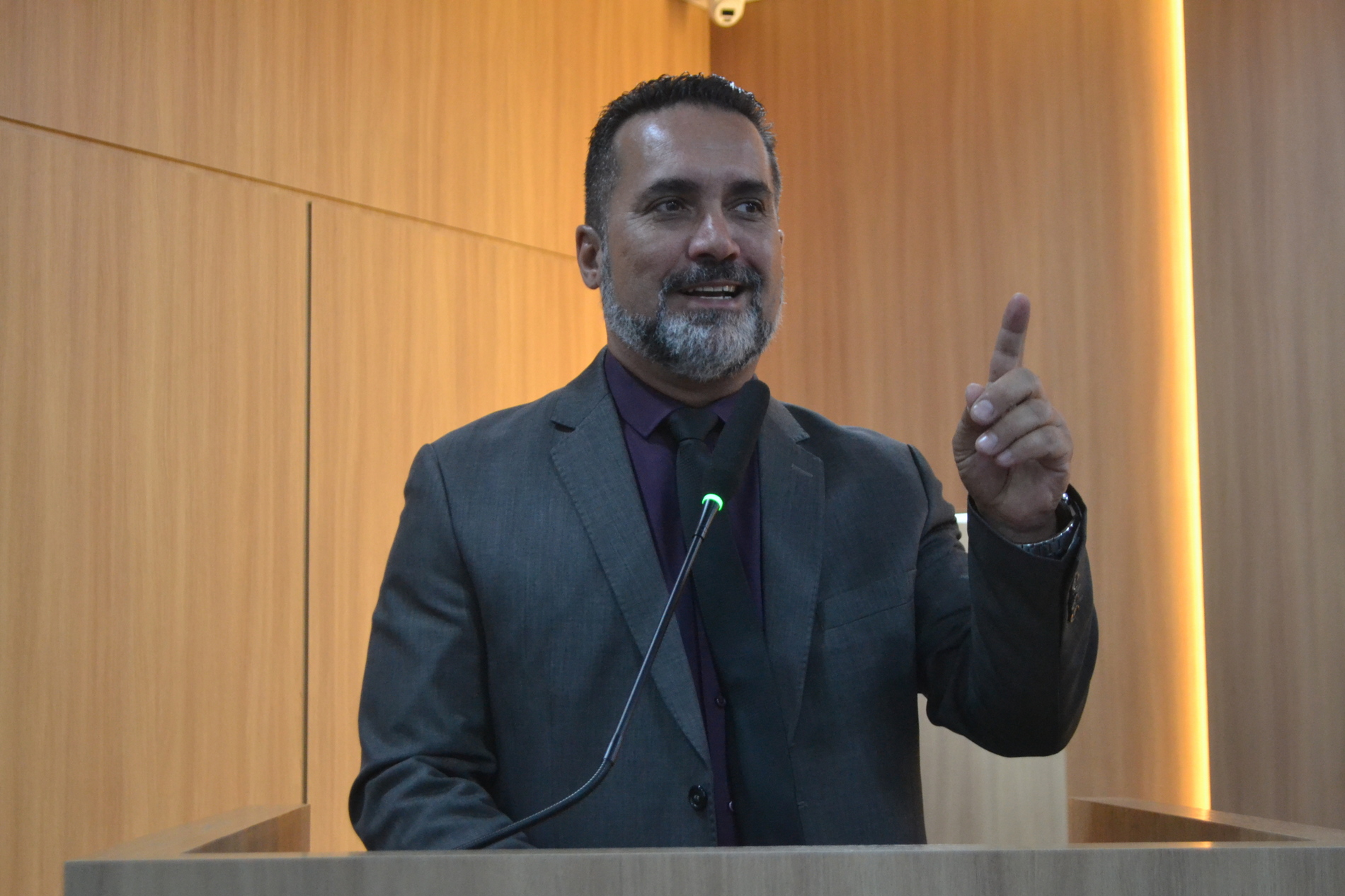 Leia mais sobre o artigo Petista critica aumento nas contas de água após a troca de hidrômetros