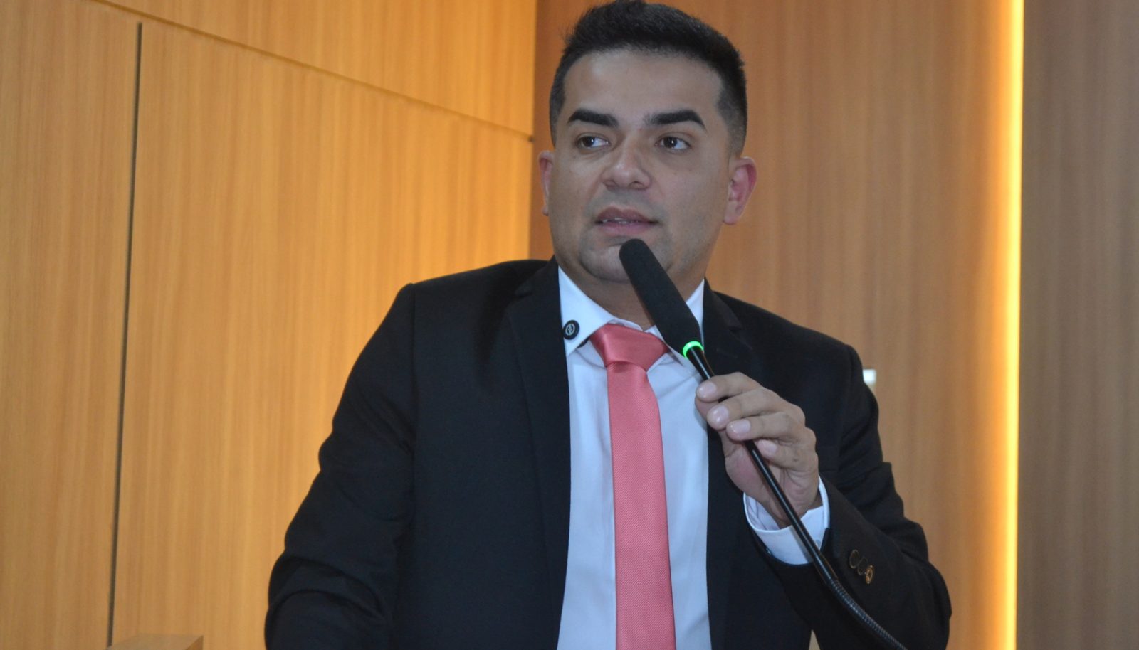 Plano para enfrentar a adultização infantil é aprovado em 2º