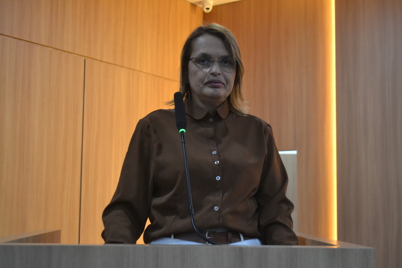 Selma homenageia professora que evitou tragédia em escola de Suzano