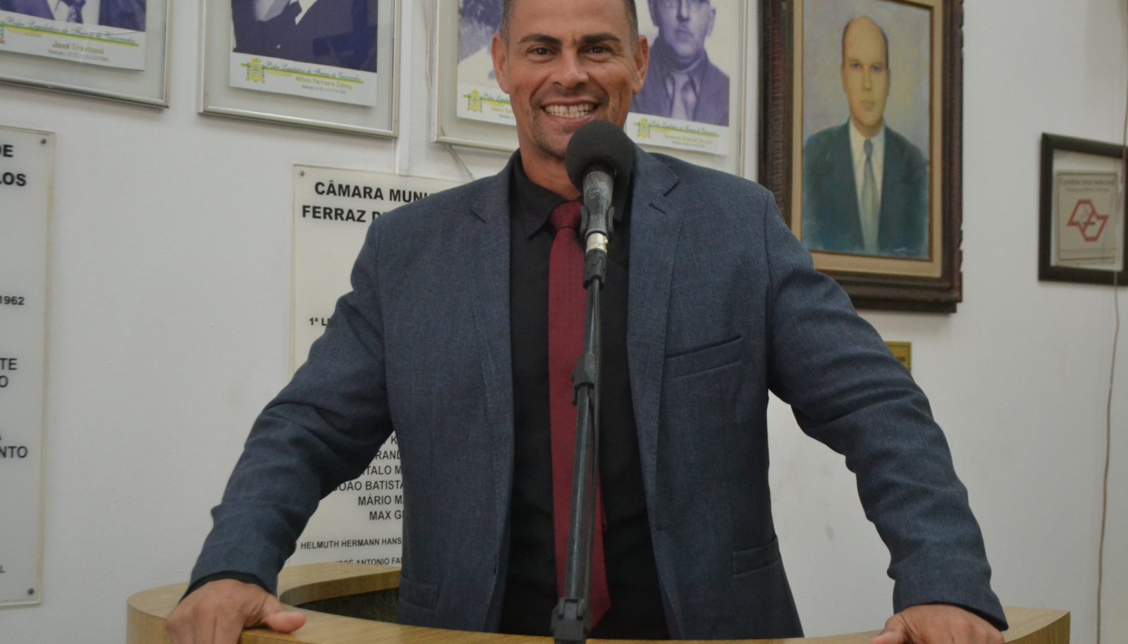Teteco homenageia guardas que ajudaram a salvar cidadão infartando