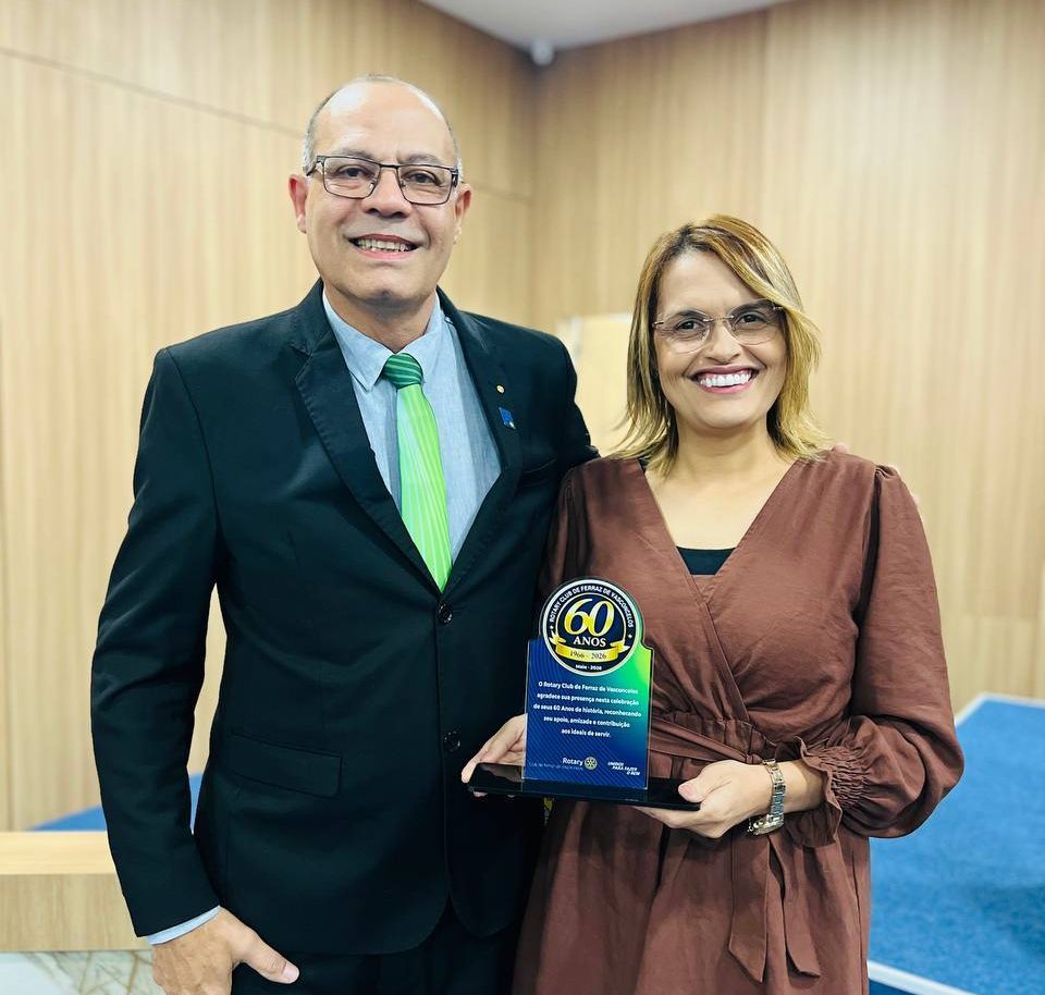 Selma exalta presidente do Rotary Club local por trabalho relevante